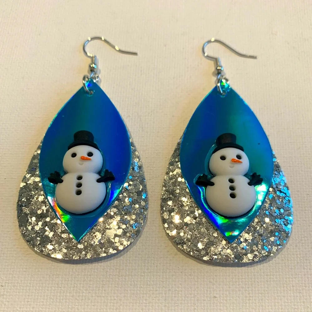 🎉 Host Pick 🎉 Snowman ⛄️ Earrings with faux leather glitter - Picture 2 of 6